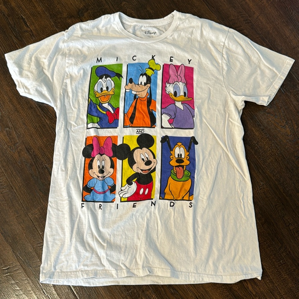 Adult Large Mickey and Friends shirt. Worn once